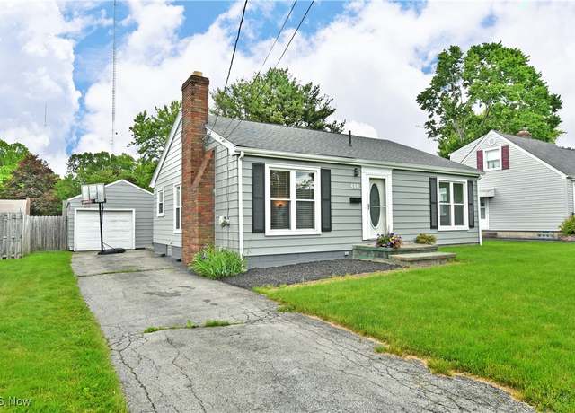 Property at 460 Annawan Ln, Youngstown, OH 44512, 3 beds, 2 baths