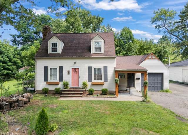 Property at 918 Terrace Ave NW, Canton, OH 44708, 3 beds, 1 bath