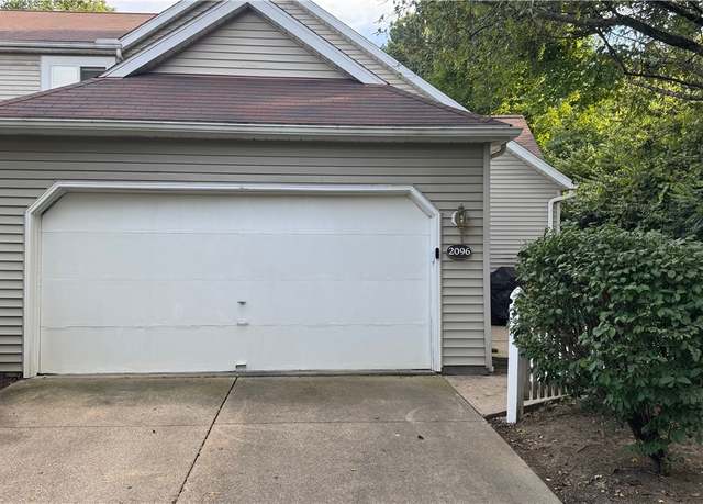Property at 2096 Hidden Hollow Ln, Akron, OH 44313, 3 beds, 2.5 baths