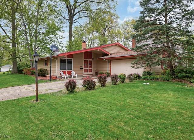 Property at 26460 Redwood Dr, Olmsted Falls, OH 44138, 3 beds, 1.5 baths