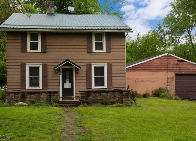 Property at 804 Hollywood Ave, East Liverpool, OH 43920, 4 beds, 1.5 baths