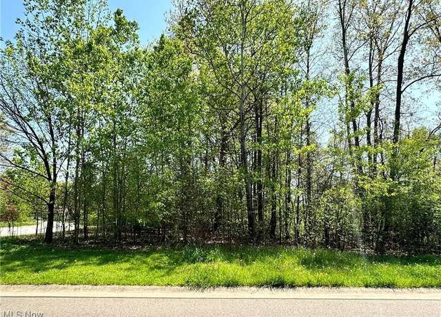 Property at 2139 Coates Dr, Niles, OH 44420