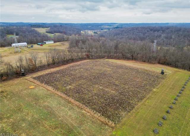 Property at 3115 Jasmine Rd NW, Carrollton, OH 44615