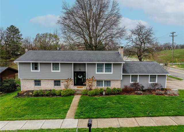 Property at 930 3rd St NE, New Philadelphia, OH 44663, 4 beds, 2 baths