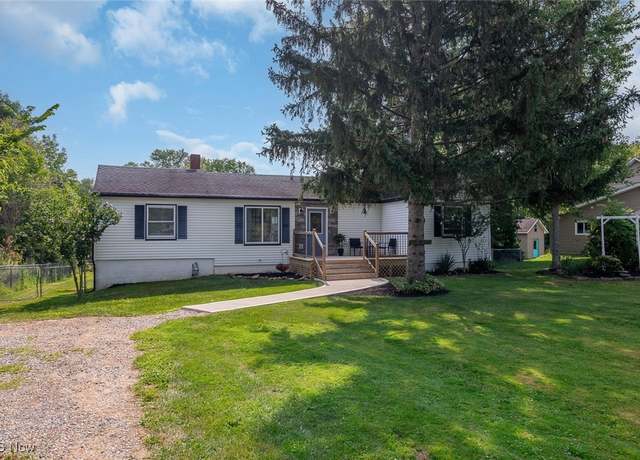 Property at 1966 Mattingly Rd, Hinckley, OH 44233, 3 beds, 1.5 baths