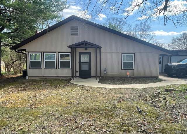 Property at 610 Military Rd, Zanesville, OH 43701, 4 beds, 3 baths