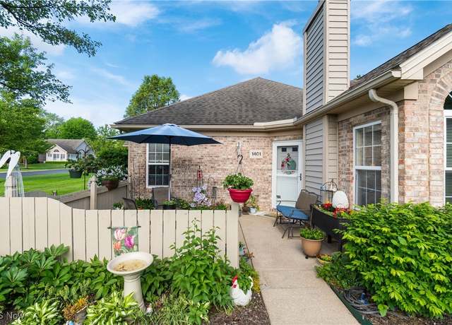 Property at 1401 Willow Brook Dr NE, Warren, OH 44483, 2 beds, 2 baths