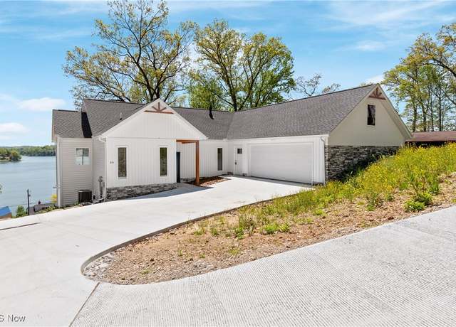 Property at 26 Oneida Trl, Malvern, OH 44644, 5 beds, 3.5 baths