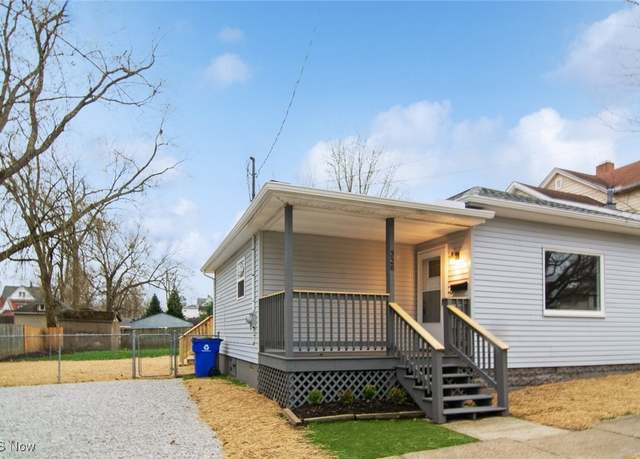Property at 326 E Highland Ave, Ravenna, OH 44266, 2 beds, 1 bath