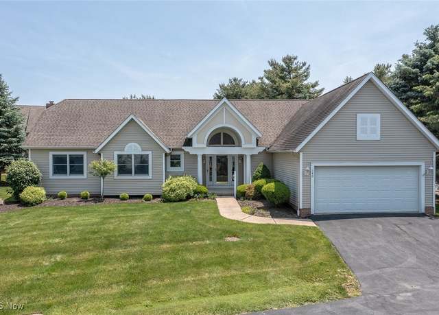 Property at 140 Bay Hill Dr, Wadsworth, OH 44281, 3 beds, 2 baths