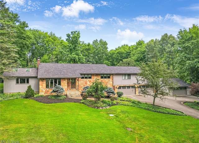 Property at 35891 Solon Rd, Bentleyville, OH 44022, 4 beds, 5.5 baths