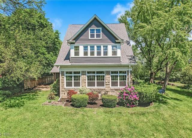 Property at 899 Park Blvd W, East Liverpool, OH 43920, 5 beds, 3 baths