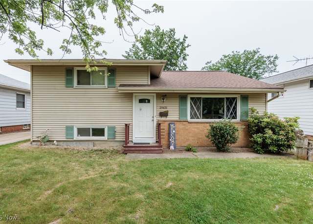 Property at 29431 Fairway Blvd, Willowick, OH 44095, 3 beds, 2 baths