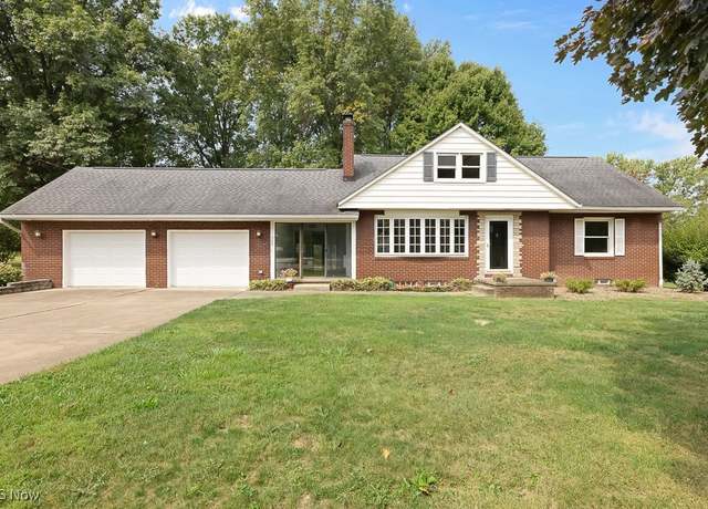 Property at 389 Homeworth Rd, Alliance, OH 44601, 4 beds, 3 baths