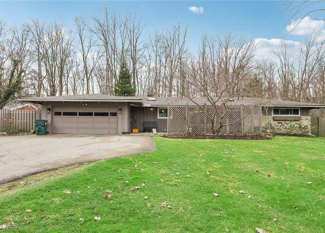Property at 812 Bell Rd, Chagrin Falls, OH 44022, 3 beds, 2 baths