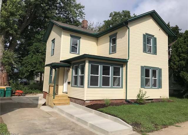 Property at 566 N Walnut St, Wooster, OH 44691, 3 beds, 1.5 baths