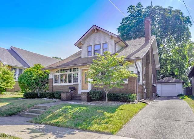Property at 844 8th St NE, Massillon, OH 44646, 3 beds, 1.5 baths