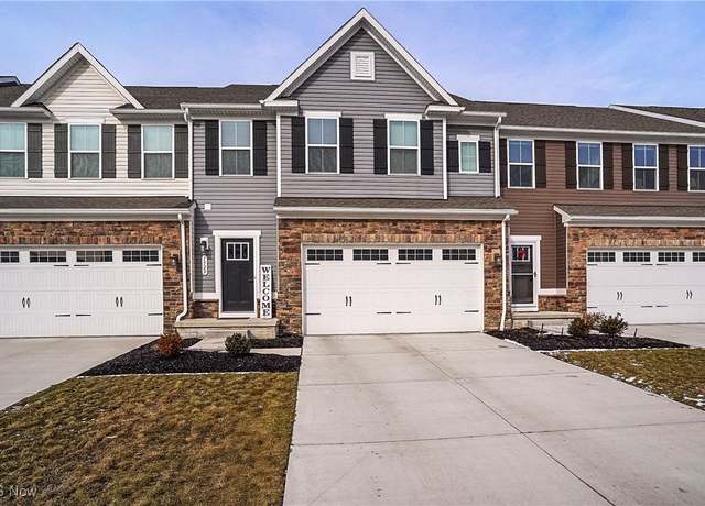 Property at 1529 Spruce Hill Dr, Stow, OH 44224, 3 beds, 2.5 baths