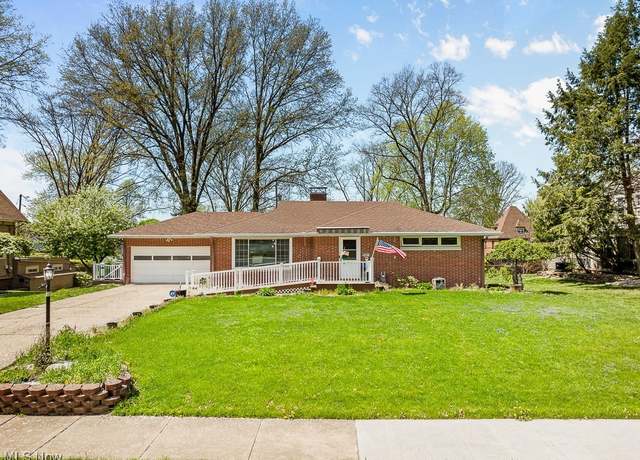 Property at 1471 Inwood Rd, Alliance, OH 44601, 3 beds, 2 baths