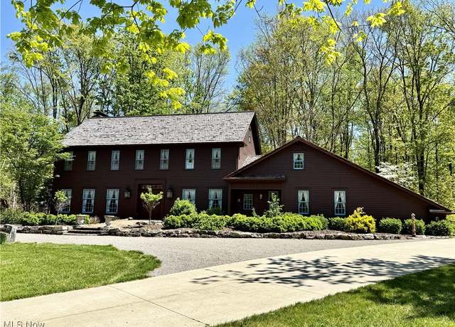 Property at 6859 Fairground Blvd, Canfield, OH 44406, 5 beds, 3 baths