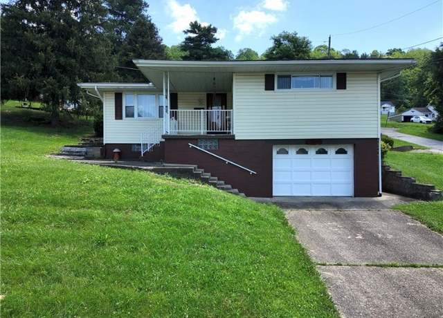 Property at 306 Frazier St, Bellaire, OH 43906, 3 beds, 1.5 baths