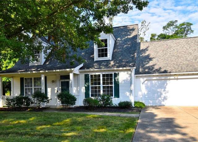 Property at 140 Pebblebrook Dr, Willoughby Hills, OH 44094, 2 beds, 2 baths