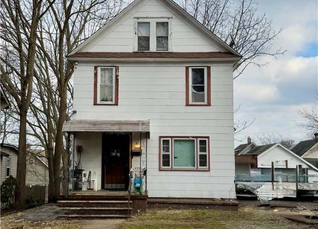 Property at 2239 6th St SW, Akron, OH 44314, 3 beds, 1.5 baths