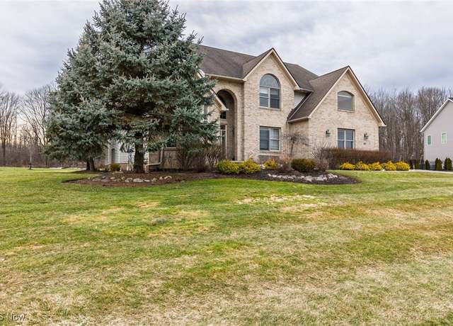 Property at 9790 Hidden Hollow Trl, Broadview Heights, OH 44147, 4 beds, 4.5 baths