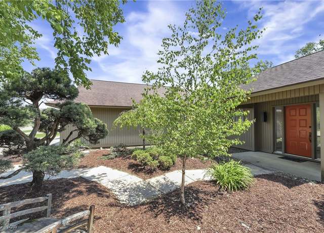 Property at 32539 Bridgestone Dr, North Ridgeville, OH 44039, 3 beds, 2.5 baths