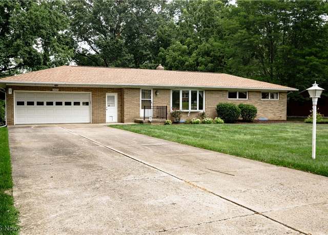 Property at 1455 Whittier St NE, North Canton, OH 44721, 3 beds, 1.5 baths