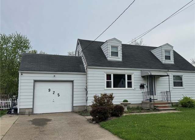 Property at 925 W 23rd St, Lorain, OH 44052, 3 beds, 1 bath