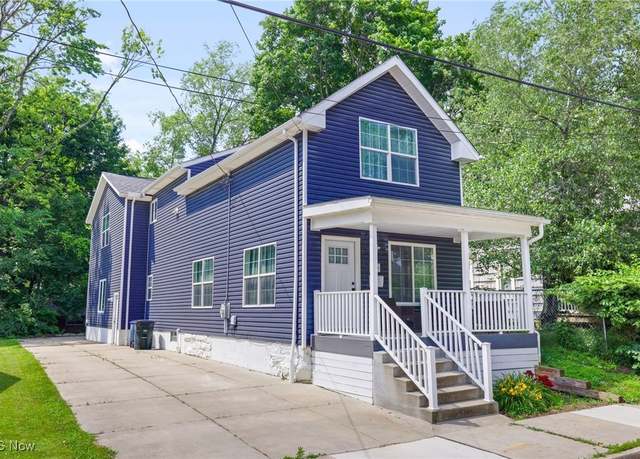 Property at 76 Charlotte St, Akron, OH 44303, 3 beds, 2.5 baths