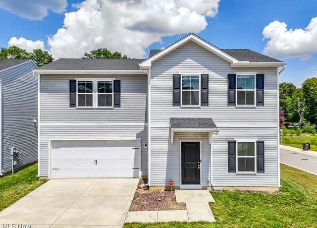 Property at 677 Crossings Ln, Akron, OH 44320, 3 beds, 2.5 baths