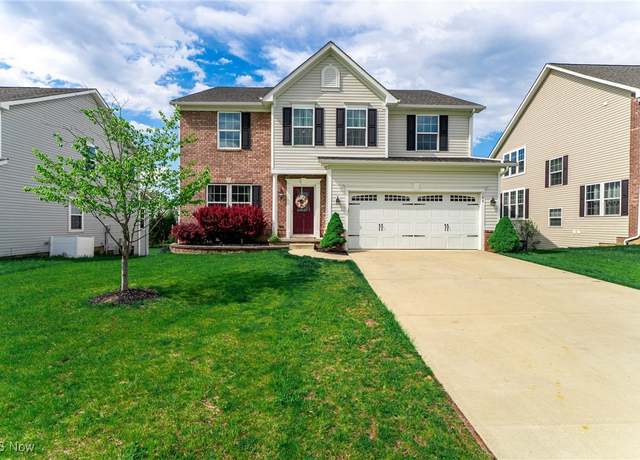 Property at 784 Hilliary Ln, Aurora, OH 44202, 6 beds, 4.5 baths