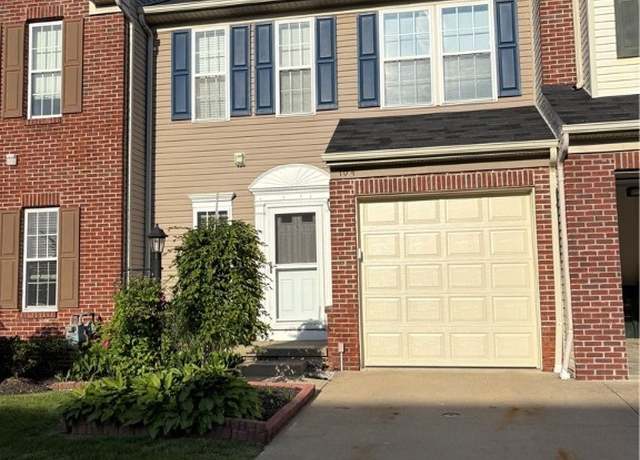 Property at 104 Marble Ct, Berea, OH 44017, 3 beds, 2.5 baths