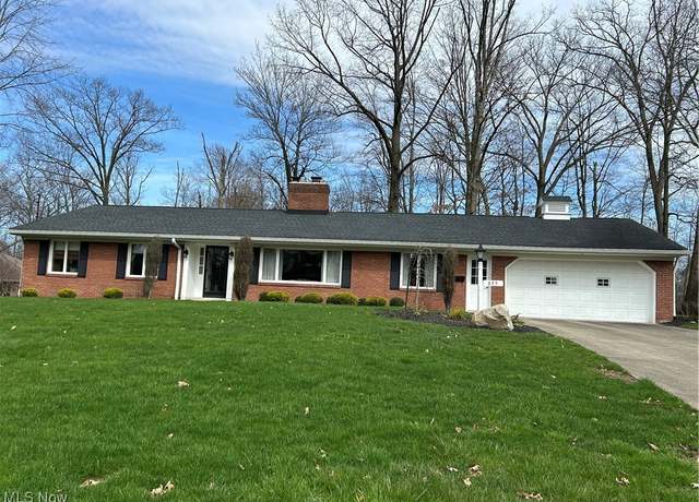 Property at 695 Blueberry Hill Dr, Canfield, OH 44406, 3 beds, 3 baths