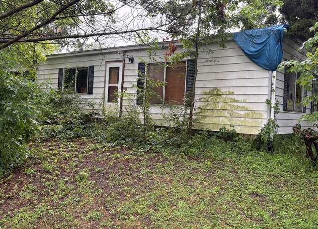 Property at 8460 Gotham Rd, Garrettsville, OH 44231, 3 beds, 1 bath