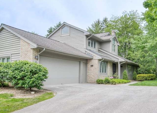 Property at 20 Deerfield Ln, Beachwood, OH 44122, 3 beds, 2.5 baths