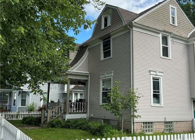 Property at 136 High St SE, Canal Fulton, OH 44614, 3 beds, 1.5 baths