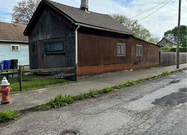 Property at 1590 & 1594 E 39th St, Cleveland, OH 44114, 4 beds, 2 baths