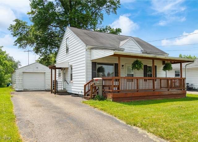 Property at 1232 Stratford St, Barberton, OH 44203, 3 beds, 1 bath