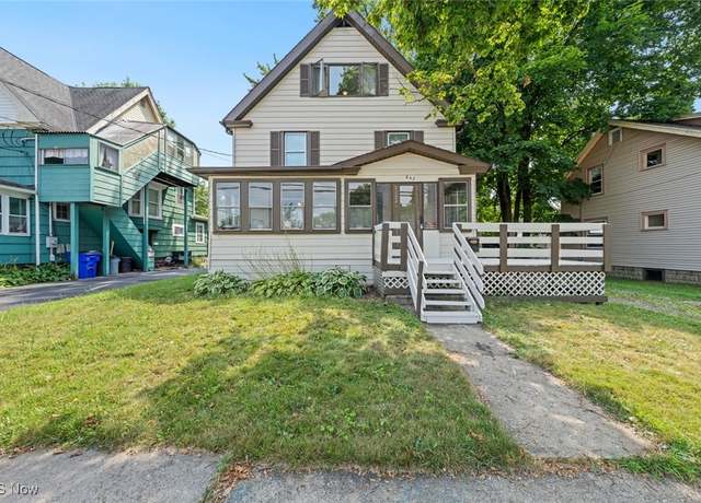 Property at 657 W Spruce Ave, Ravenna, OH 44266, 4 beds, 2.5 baths