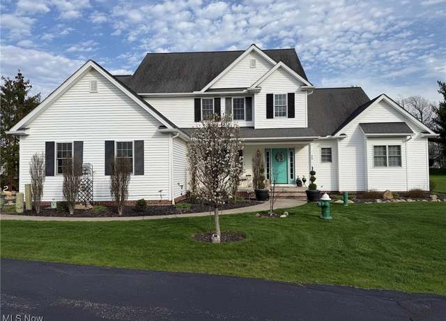 Property at 25 Pine Villa Trl, Aurora, OH 44202, 3 beds, 2.5 baths