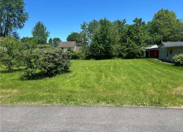 Property at 41624 Rosewood St, Elyria, OH 44035