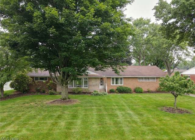 Property at 2915 Blake Ave NW, Canton, OH 44718, 3 beds, 1.5 baths
