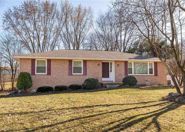 Property at 7290 Knight St NW, Massillon, OH 44646, 3 beds, 2.5 baths