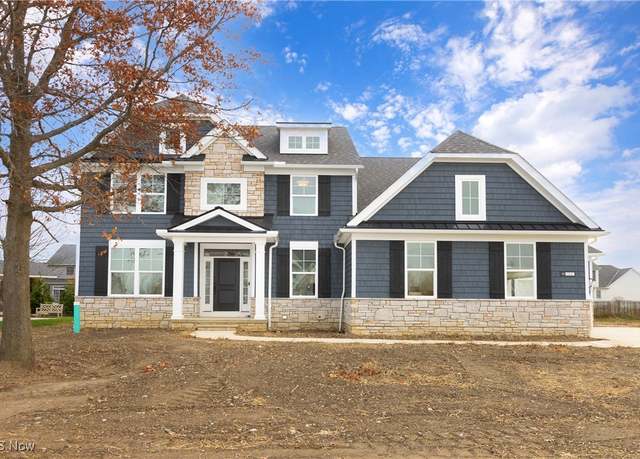 Property at 595 S Port Dr, Avon Lake, OH 44012, 4 beds, 3.5 baths