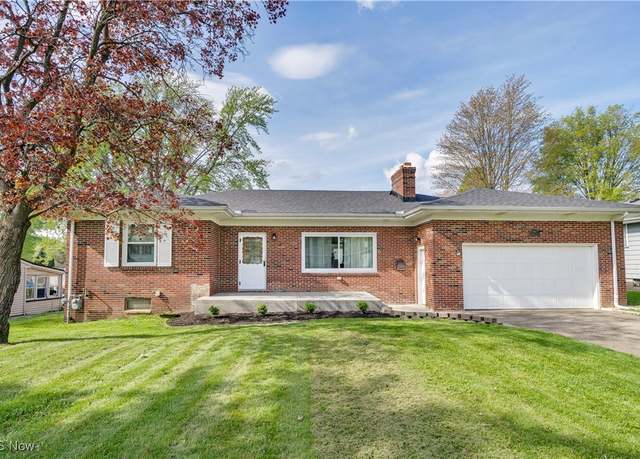Property at 790 Larkridge Ave, Youngstown, OH 44512, 3 beds, 2 baths