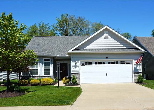 Property at 13740 Glenbrook Dr, Strongsville, OH 44136, 2 beds, 2 baths