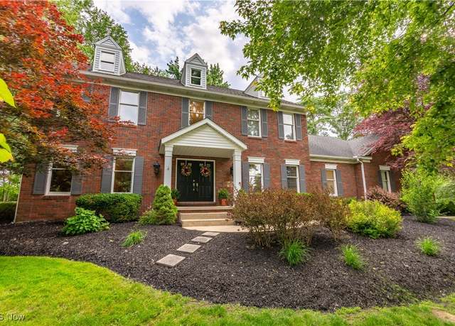 Property at 2008 E Highgate Ct, Hudson, OH 44236, 4 beds, 3.5 baths